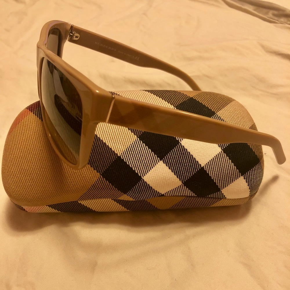 Burberry 4112-M Sunglasses Burberry B4112-M B4112M Square Sunglasses | JoyLot.com main image 4
